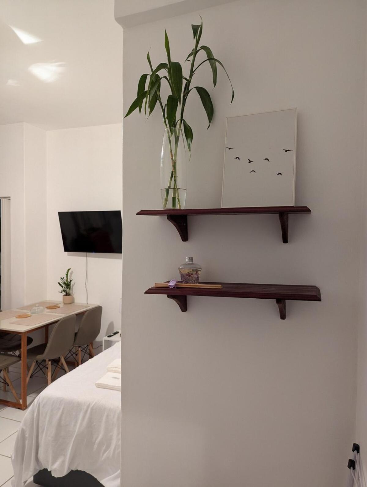 Em Rua Tranquila Em Copacabana! Apartamento *